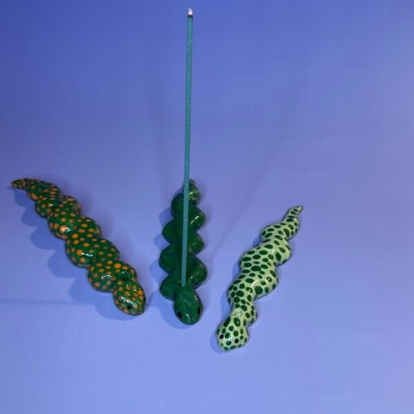Serpent encensants